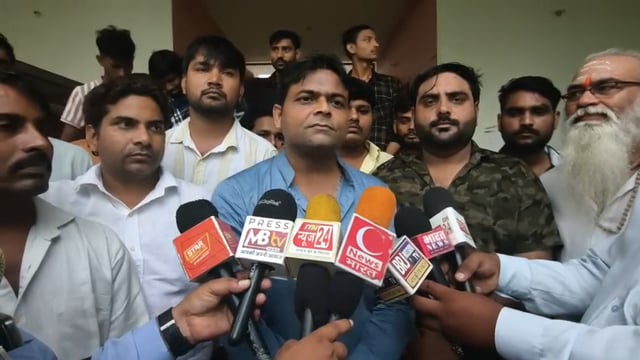 आगरा जलेसर रोड पर गड्ढा मुक्ति अभियान 21 अगस्त से जनप्रतिनिधियों द्वारा किया जाएगा अभियान का शुभारंभ जनता ने बताया
