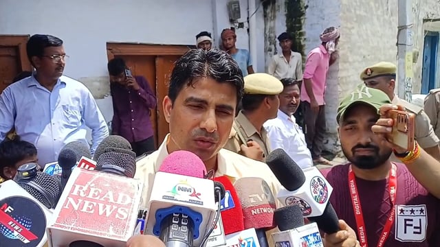एसडीएम रजनीश मिश्रा कांट समीर के घर चला बुलडोजर पहुंचा