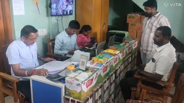 त्यौहार के मौकै पर चीनी और खाद्य तेल की बढती कीमती से आम आदमी की जेब पर असर हो रहा है ।हाउसवाईफ का बजेट भी बिघड चुका है।