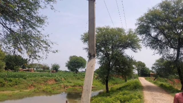 MANT-शिकायतों के बाद भी नहीं जागा बिजली विभाग, खतरे में राहगीर और, स्कूली बसें,,