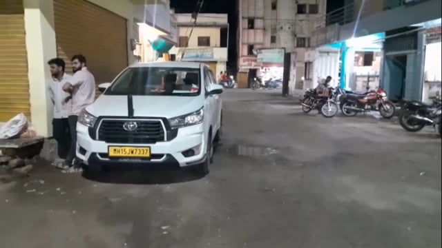 उदगीर शहरातील मोंढा परिसरात आयकर विभागाचे छापे