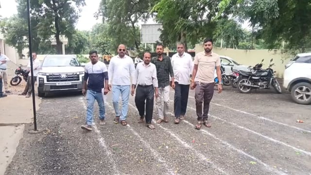 ब्रेकर डालने  लिए दिया शिवा भाऊ ने निवेदन