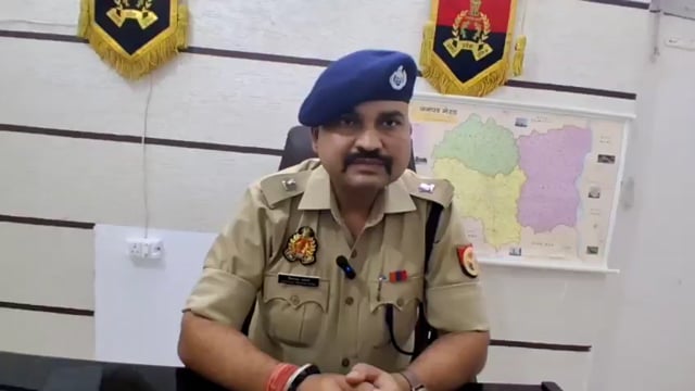 मेरठ मे नवागत एसएसपी BBGTS मूर्ति ने की बडी कार्रवाई, किसान नेता दिग्विजय भाटी की पिटाई मामले में इंस्पेक्टर अखिलेश गौड़ सहित 8 पुलिसकर्मी लाइन हाजिर किए !!