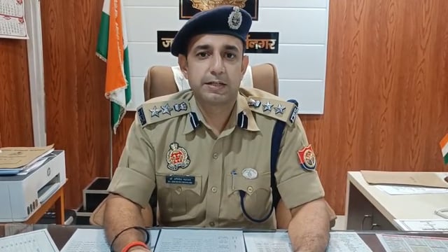 खेसरहा में गोवध के आरोपी से पुलिस की मुठभेड़, पैर में गोली लगने से घायल