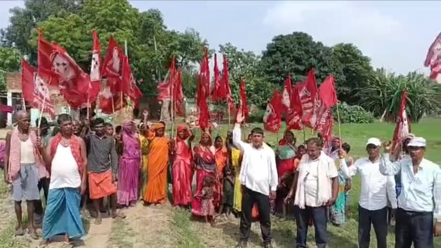 181 लाख की सड़क, फिर भी 200 मीटर का इंतजार! मेहरपुर में भड़का ग्रामीणों का आक्रोश, गूंजी सड़क नहीं तो वोट नहीं की हुंकार