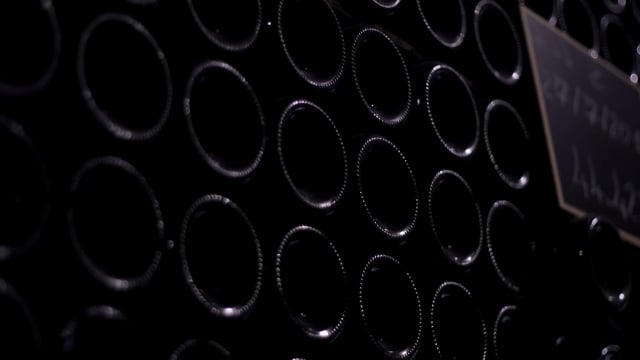 187683880 - L'étoile des vins, le champagne - Mini-Documentaire