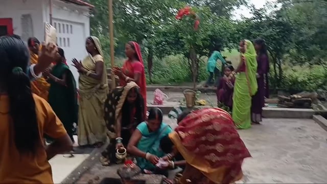 सावन मास की अंतिम सोमवारी पर श्रद्धालुओं ने पूजा अर्चना कर किया जलाभिषेक