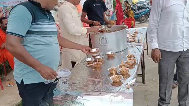 माता के याद किया गया भण्डारा का ब्यवस्था, सैकड़ों लोगो ने ग्रहण किया प्रसाद 