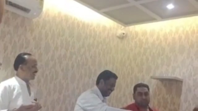 हाथ में गंगाजल लेकर कसम खाते पर साहब जो मिलेगा आधा-आधा होगा बराबर का हिस्सा शाहजहांपुर