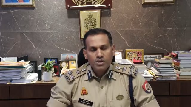 Lko Big Breaking 

राजधानी लखनऊ में बारावफ़ात-2026 के दृष्टिगत किये गये सुरक्षा एवं यातायात व्यवस्था के व्यापक प्रबंध के संबंध में JCP बबलू कुमार द्वारा दी गयी बाइट!!