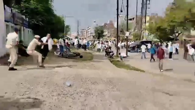 पटना में BPSC अभ्यर्थियों के बाद अब नर्सिंग छात्रों का प्रदर्शन, पटना में नर्सिंग स्टूडेंट पर लाठीचार्ज