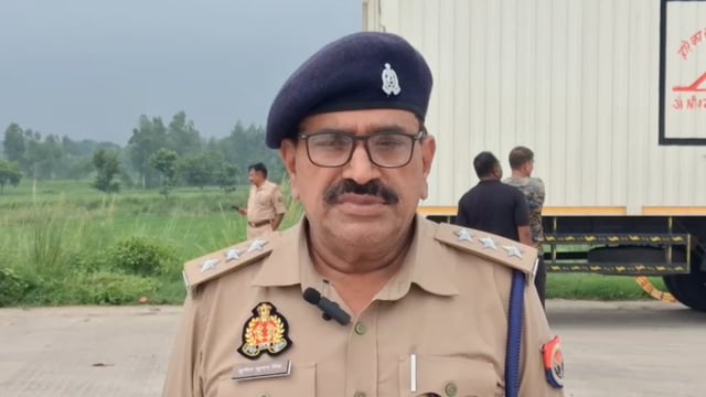 सुलतानपुर‌ । आज दिनांक 26.08.2026 को थाना गोसाईगंज क्षेत्र अंतर्गत पूर्वांचल एक्सप्रेसवे पर एक ट्रक चालक द्वारा फांसी लगाकर आत्महत्या कर लेना एवं थाना गोसाईगंज पुलिस द्वारा की गई विधिक कार्यवाही के संबंध में क्षेत्राधिकारी जयसिंहपुर सुनील कुमार सिंह की बाइट।