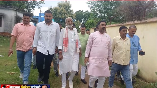 क्षेत्र भ्रमण के दौरान विधायक मनोज यादव ने लगाया जनता दरबार, पानी की समस्या पर पीएचईडी को निर्देश