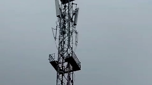 रेवती कस्बे में प्रेमी से मिलने की जिद को लेकर टावर पर चढ़ी 15 वर्षीय लड़की,मचा हड़कंप