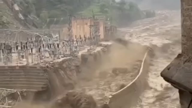 बगहा प्रशासन हाई अलर्ट।
नेपाल के त्रिशुला नदी के बांध टूटने से भारत में हो सकती तबाही।