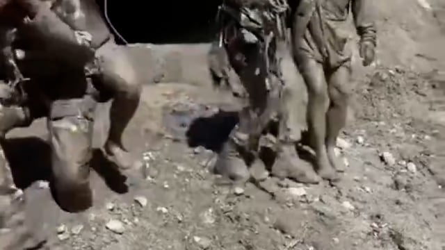 नेपाली सेना ने त्रिशूली जलविद्युत सुरंग में फंसे करीब 350 लोगों को जिंदा बचाया और करीब 100 लोग सुरंग के अंदर ही फंसे हुए हैं। जिनके लिए बचाव राहत अभियान जारी है।