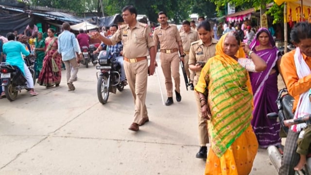 रक्षाबंधन पर अलर्ट मोड में संग्रामगढ़ पुलिस, खुद SHO अवन कुमार दीक्षित ने संभाली कमान#latest_news 