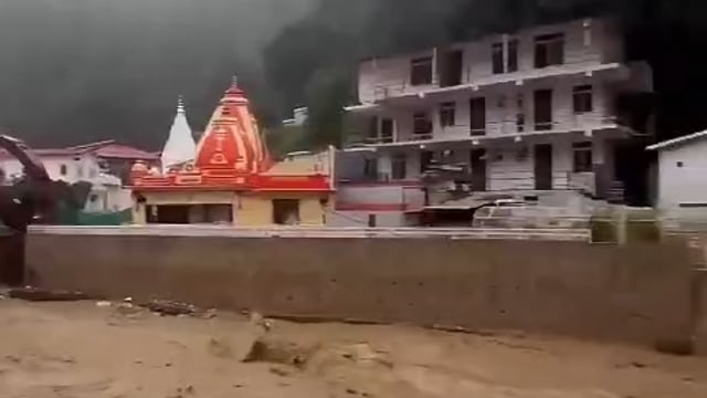 *उत्तराखंड में भारी बारिश, कैंची धाम में