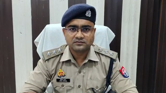 चरथावल थाना क्षेत्र के अकबरगढ निवासी एक व्यक्ति के गुप्तांग पर कुछ लोगों द्वारा चोट पहुंचाकर घायल कर देने सम्बन्ध में क्षेत्राधिकारी सदर श्री सुनील कुमार की