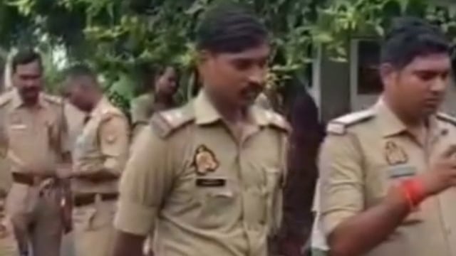 अम्बेडकरनगर आलापुर थाना क्षेत्र के शाहपुर औरांव नहर में मिला 40 वर्षी व्यक्ति का शव।