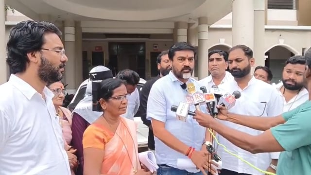 अकोट नगर पालिका में सभा रद्द होने से नाराजगी