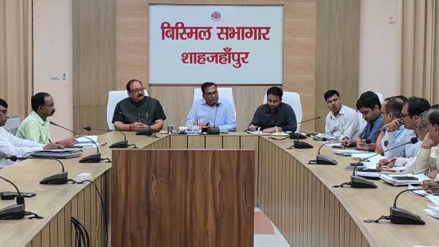 70 वर्ष से अधिक उम्र के सभी पात्रों के कार्ड 10 सितंबर तक बनाने के निर्देश