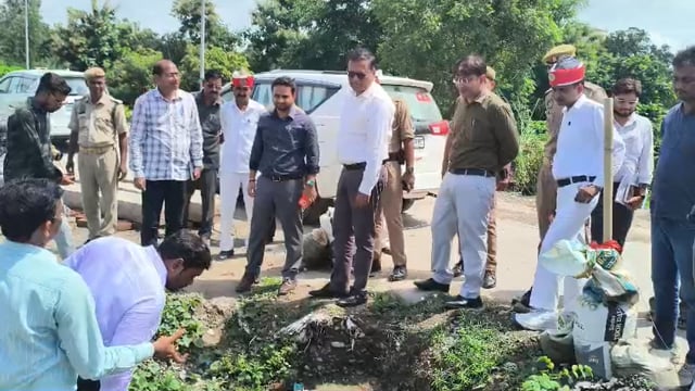 गर्रा नदी का बढ़ रहा जलस्तर, 4 सितंबर को 148 मीटर तक पहुंचने की आशंका; डीएम ने संवेदनशील स्थलों का किया निरीक्षण