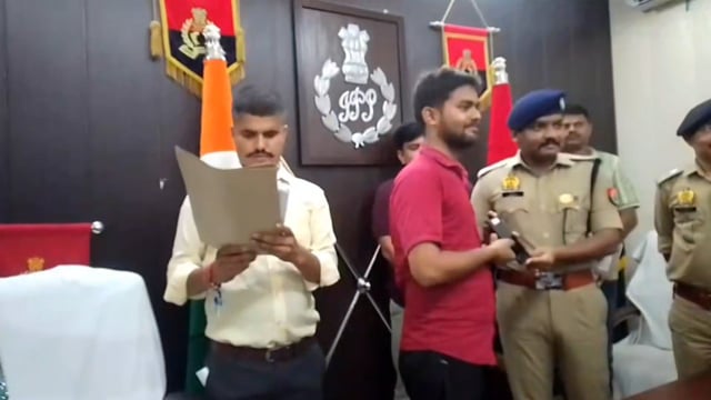 55 लाख के 217 गुम मोबाइल बरामद, मालिकों को लौटाए अमेठी पुलिस