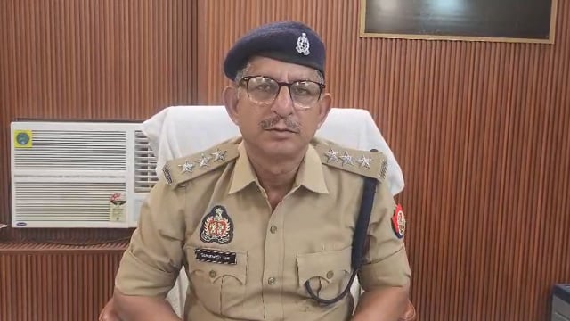 मेरठ थाना सिविल लाइन पुलिस द्वारा सूरजकुण्ड पार्क में मारपीट की वायरल वीडियो के प्रकरण में 02 अभियुक्तों की गिरफ्तारी के संबंध में क्षेत्राधिकारी सिविल लाइन द्वारा बाईट।