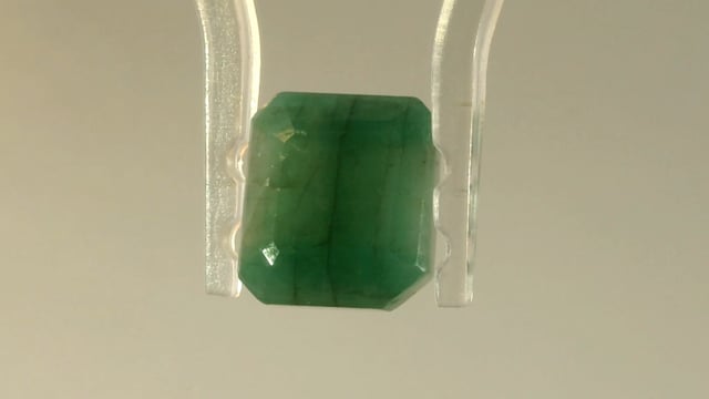 Brazilian Emerald 4.26 Carat — video