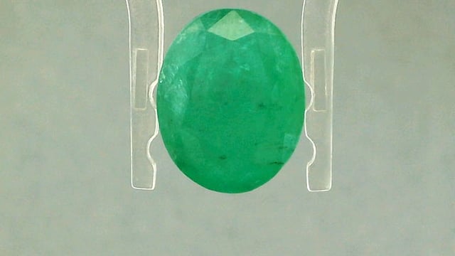 Brazilian Emerald 4.31 Carat — video