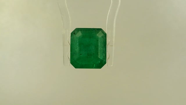 Brazilian Panna 3.84 Carat — video