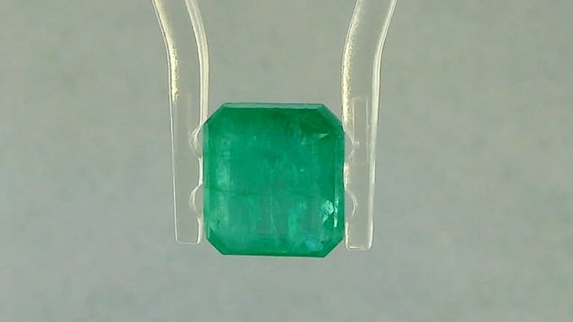 Brazilian Panna 3.35 Carat — video