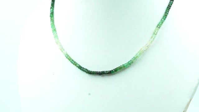 Brazil Emerald 2.5mm Shaded Strand — video
