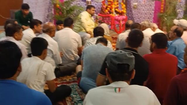 श्री कृष्ण जन्माष्टमी पर विशेष पुजा का कार्यक्रम किया गया और भगवान के जन्म दिवस को बड़ी श्रद्धा के साथ मनाया गया।