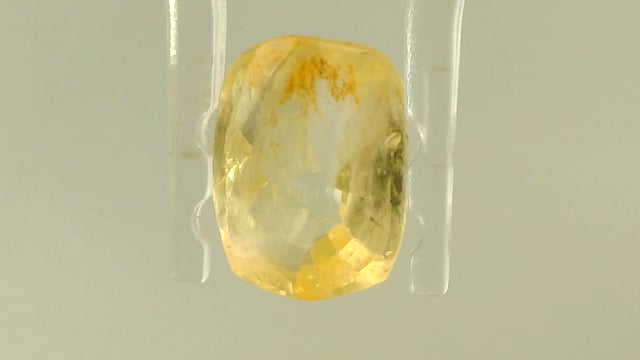 Srilankan Pukhraj  3.03 Carat — video