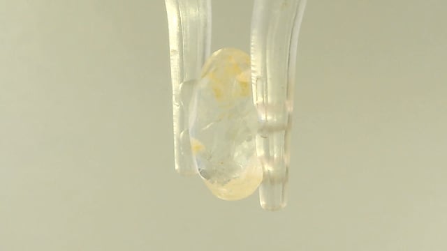 Srilankan Pukhraj  3.04 Carat — video