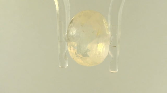 Srilankan Yellow Sapphire 3.55 Carat — video