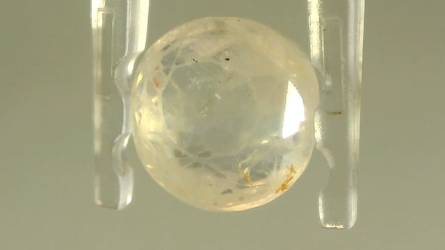 Srilankan Yellow Sapphire 3.97 Carat — video