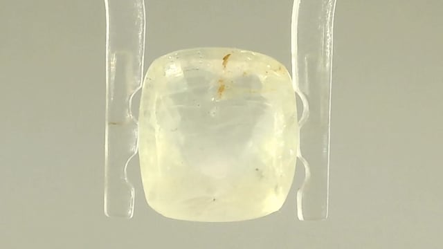 Srilankan Yellow Sapphire 4.2 Carat — video