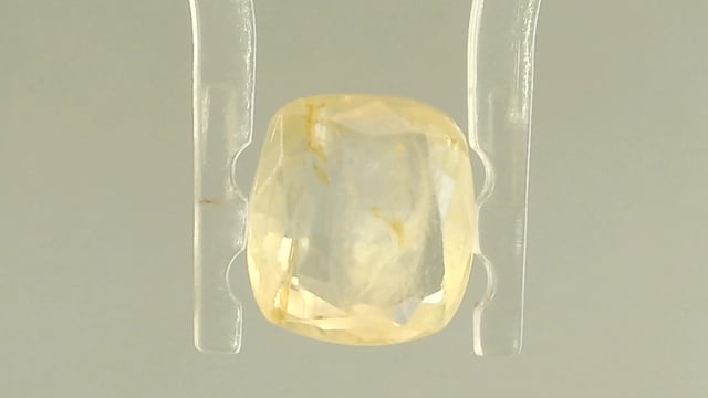 Srilankan Yellow Sapphire 3.09 Carat — video