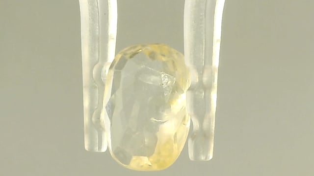 Srilankan Yellow Sapphire 2.18 Carat — video