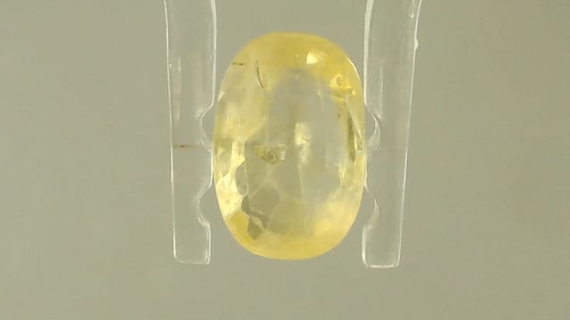 Srilankan Yellow Sapphire 2.54 Carat — video