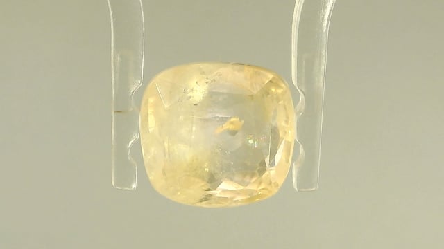 Srilankan Pukhraj  5.47 Carat — video