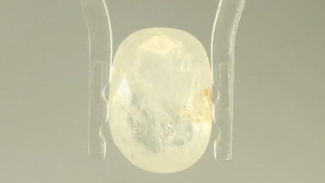 Yellow Sapphire 6.25 Carat — video