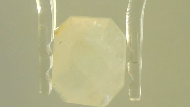 Yellow Sapphire 7.03 Carat — video