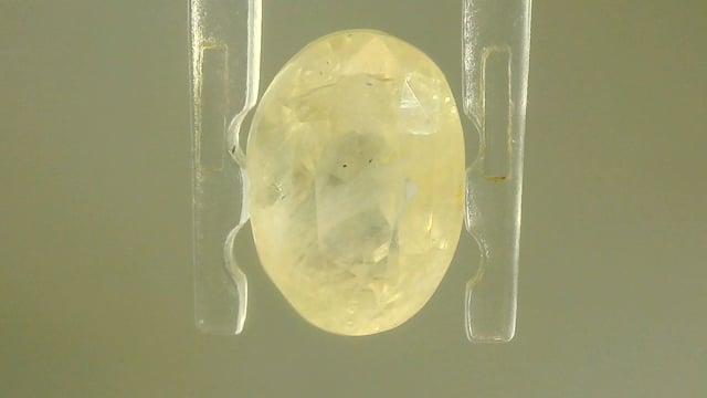Srilankan Yellow Sapphire 3.66 Carats — video