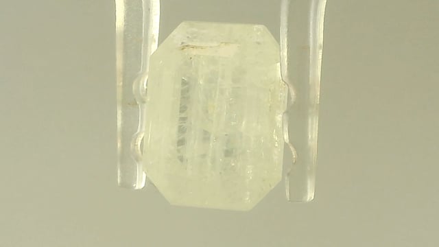 Yellow Sapphire 5.91 Carat — video