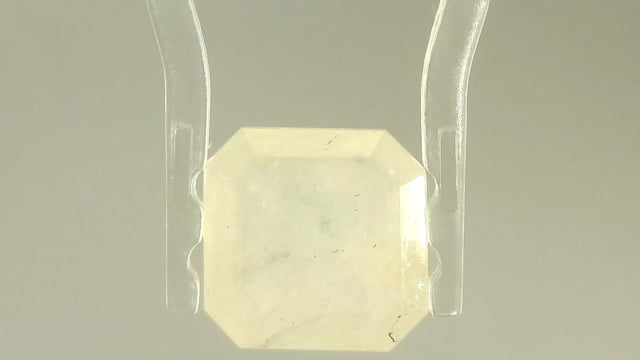 Srilankan Yellow Sapphire 5.57 Carat — video