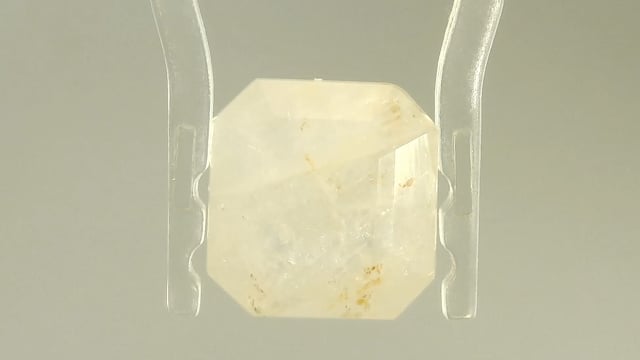 Burma Yellow Sapphire 8.12 Carat — video